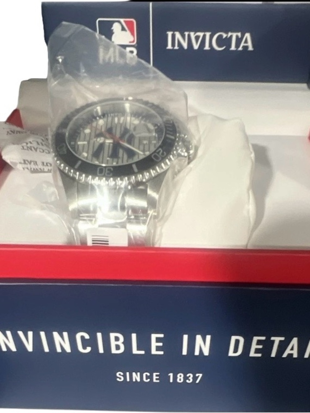 Invicta Pro Diver 42mm Stainless Steel Watch - New York Yankees - Picture 3 of 5